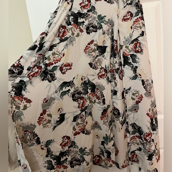 Aritzia | Wilfred Astere Wrap Dress in white floral - Picture 3 of 6